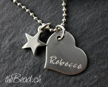 Preview: " Zwei Herzen " Halskette und Schlüsselanhänger mit Gravur im SET Preview: Herz Kette mit Schluesselanhaenger tolle Geschenkidee