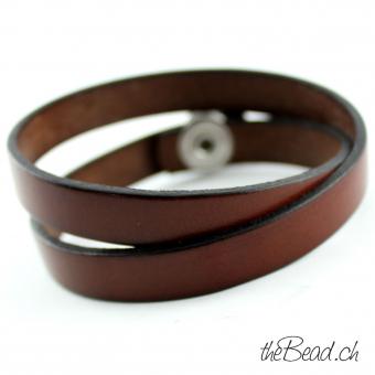 Preview: Lederarmband No. 2 mit Druckknopf graviert mit Wunschtext, auch Innengravur! Preview: Gravur Onlineshop und Geschenkidee mit Herz aus der Schweiz online bestellen