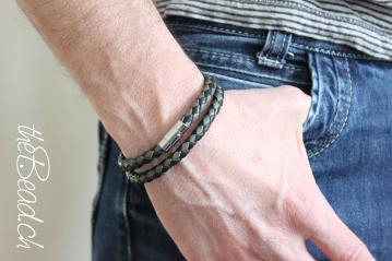 Preview: Cooles, zweifarbig geflochtenes Lederarmband SCHWARZ / GRAU Preview: Hochwertiges Lederarmband mit magnetschluss aus edelstahl für den Herren the Bead