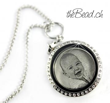 Picture engraved pendant made by thebead