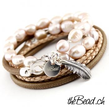perlen und echtperlen sowie feder anhänger venus flower pendant bracelet theBead wickelarmband