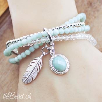 perlenarmband mit Feder Anhänger und amazonit perlen