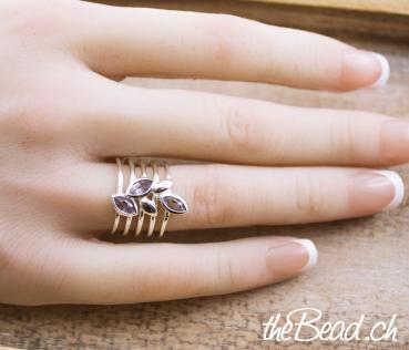 Silber Fingerring FLORYA mit Amethyst Steinen