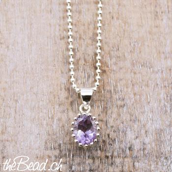 facettierter Amethyst mit Silberhalskette