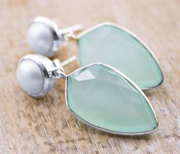 Earrings made of 925 sterling silver and aqua agate and freshwater pearls