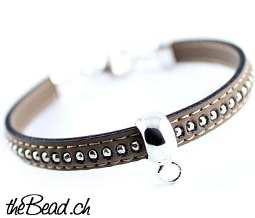 Lederarmband ONE SIZE in Taupe, zum Einhängen von Charms