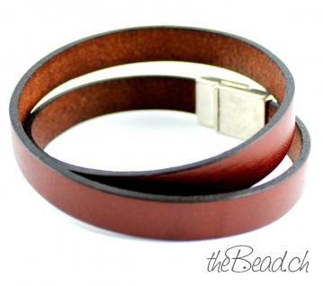 Preview: Lederarmband mit FOTOGRAVUR Anhänger, Wunschgravur & Farben zur Wahl! Preview: Energie Geschenkidee lederarmband mit Herzchen und persönliche Geschenk Idee für Valentinstag und Muttertag von thebead