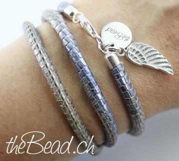 Metallic Lederarmband mit Flügel Anhänger von thebead