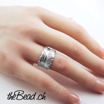 feder Engel und Engelsflügel mit flügel aus silber und silberflügel ring schweizer modeschmuck onlineshop thebead