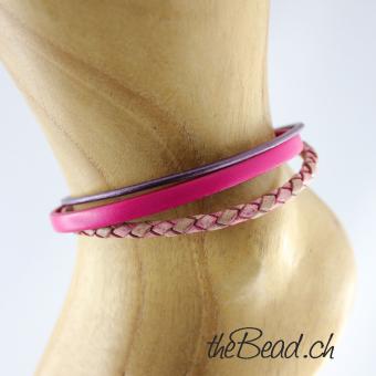 one size anklet made of leather