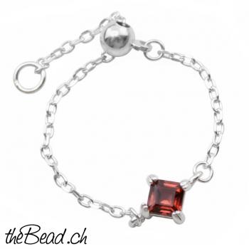 verstellbarer ONE SIZE Fingerring mit Granat Stein