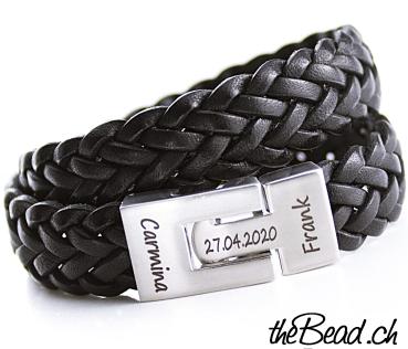 Men leatherbracelet flat braided in black