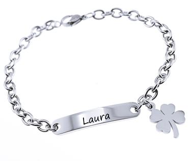 Bracelet with clover leaf