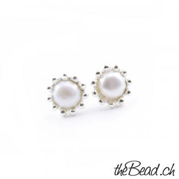 pearls earrings made of 925 sterling and freshwater pearls