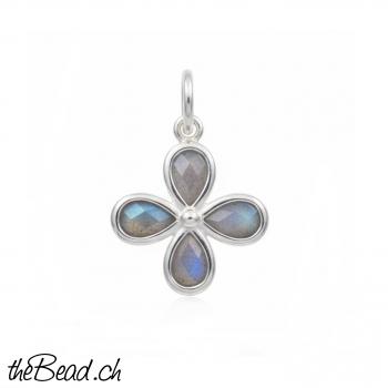 kleiner Anhänger mit Labradorit