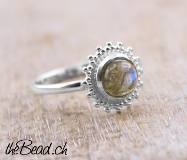 finger ring made of 925 sterling silver and labradorite