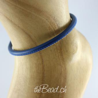 one size anklet made of leather