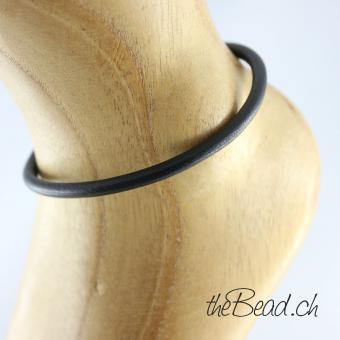 Onlineshop anklet jewelry made of leather