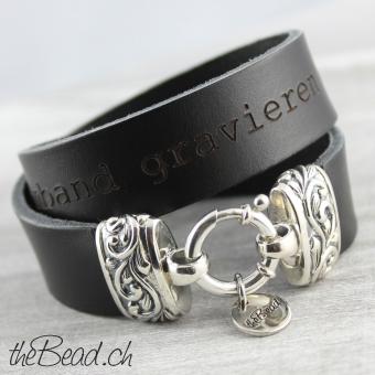 schwarzes Lederarmband mit Ihrer Wunschgravur und 925 Sterling Silber Verschluss