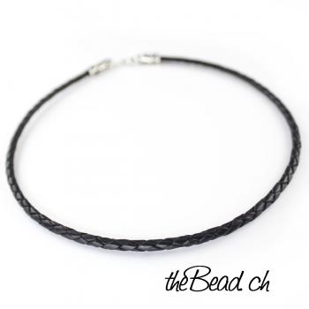 leather necklace by theBead