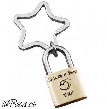 kleines LIEBESSCHLÖSSCHEN Schlüsselanhänger aus Messing, beidseitige Gravur möglich!