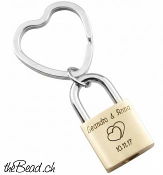 kleines LIEBESSCHLÖSSCHEN Schlüsselanhänger aus Messing, beidseitige Gravur möglich!