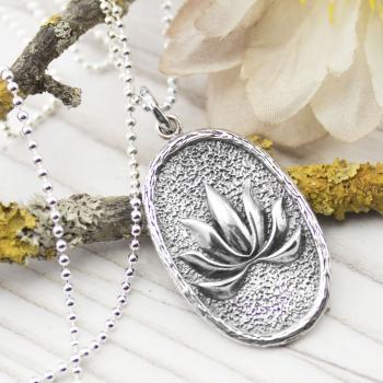 Lotusblumen Anhänger und Stern Collier aus 925 Silber natürlich punziert