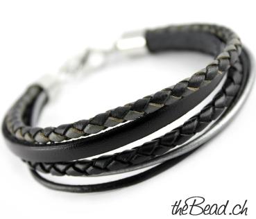 Herren Lederarmband ONE SIZE in Schwarz, Gravur möglich!