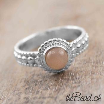 women silver finger ring made of 925 sterling silver and moonstone Messure : 5 mm