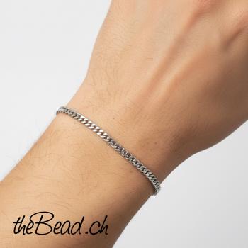 Preview: 4.5 mm breites Edelstahl Armband in Wunschlänge gefertigt Preview: tolles Herrenarmband aus robustem Edelstahl