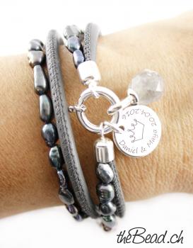 Schweizer Schmuck und Geschenkideen  Onlineshop thebead mit perlenarmbändern und damenarmbändern mit gravur anhänger aus silber