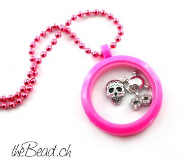 Preview: PIRAT silberfarben, Inlay zum Einlegen in LA VIE Medaillons Preview: Piratenschädel Medaillon goldfarben