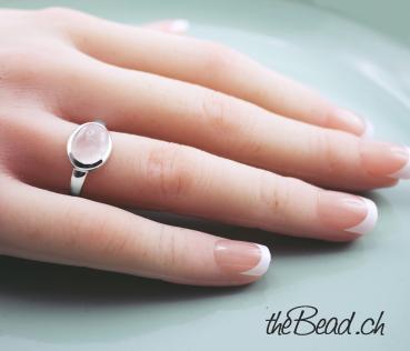 rose quartz finger ring