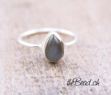 women silver finger ring made of 925 sterling silver and labradorite