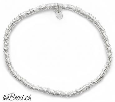 Elastisches Silberarmband mit vielen Silberringlein