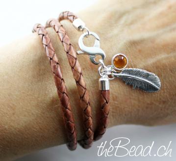 Preview: Damen Lederarmband SILBER FEDER (patiniert) Vintage Preview: Silberfeder Armband aus Leder und Glas theBead