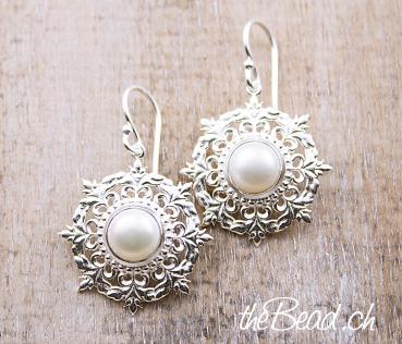 Earrings made of 925 sterling silver and pearls