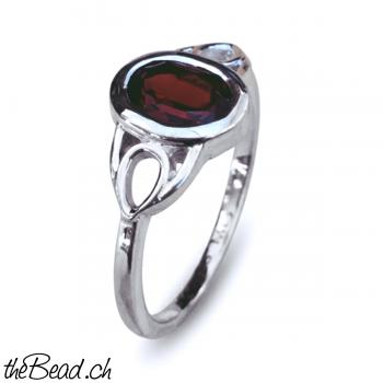 Preview: Silber Fingerring AVERY mit rotem Granat Preview: Silber Fingerring AVERY mit rotem Granat