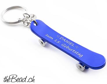 SKATEBOARD Schlüsselanhänger mit Wunschgravur, Farbe wählbar