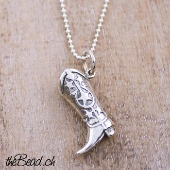 silver collier with silver pendant