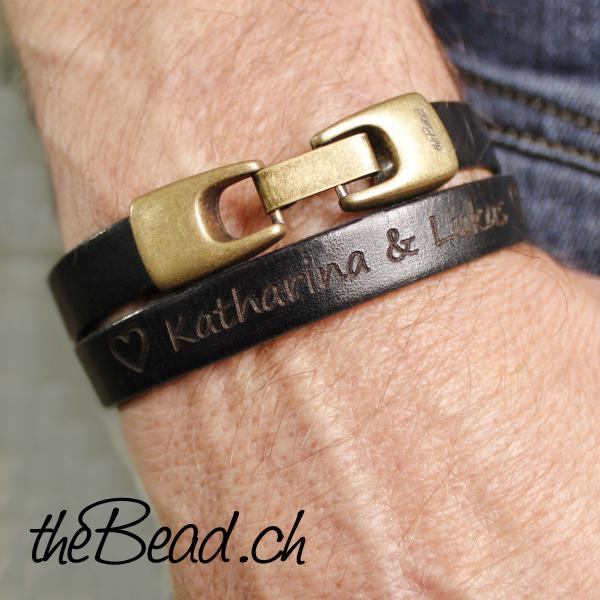 schriftarten lederarmband mit persoenlicher gravur