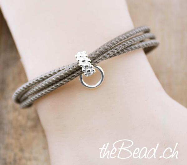 Lederarmband perfekt zum einhängen von Charms aus Leder u nd 925er Silber