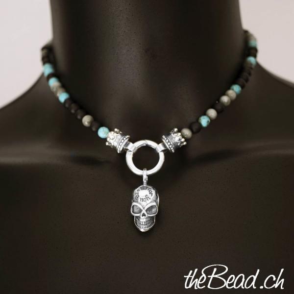 totenkopf skull krönchen Perlenkette für Männer mit 925 Silber kaufen schwarze matte perlen