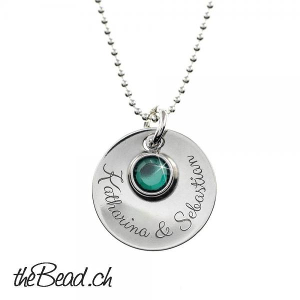 Gravur Halskette mit Anhaenger graviert von thebead kaufen theBead