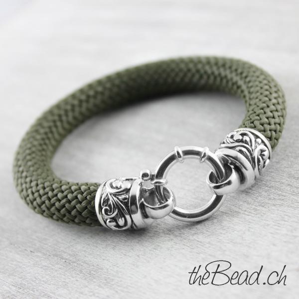 exclusives Luxusarmband für Männer aus Silber und Textil the Bead