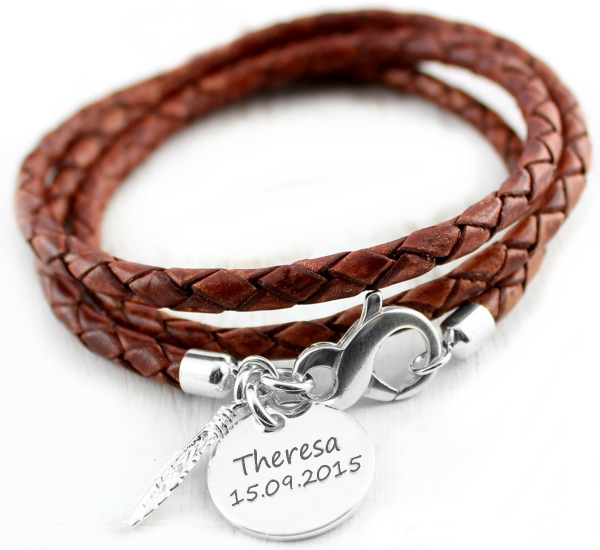 geschenkidee zu weihnachten lederarmband mit graviertem anhänger und gravur