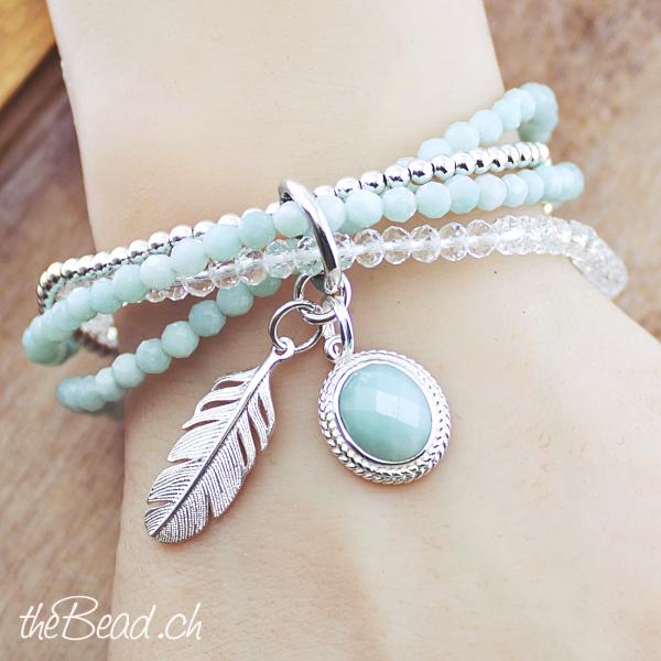 perlenarmband mit Feder Anhänger und amazonit perlen