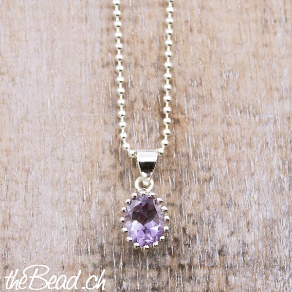facettierter Amethyst mit Silberhalskette