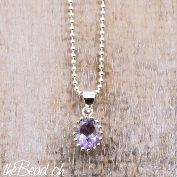 facettierter Amethyst mit Silberhalskette