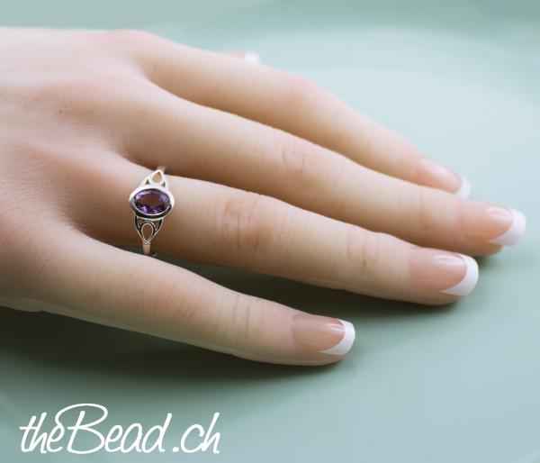 amethyst finger ring